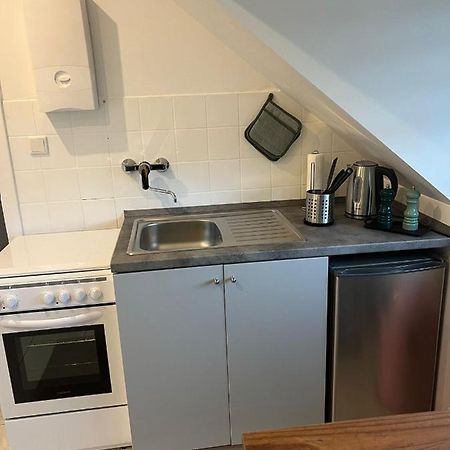 25 Qm Ferienwohnung Neuss Furth Bagian luar foto