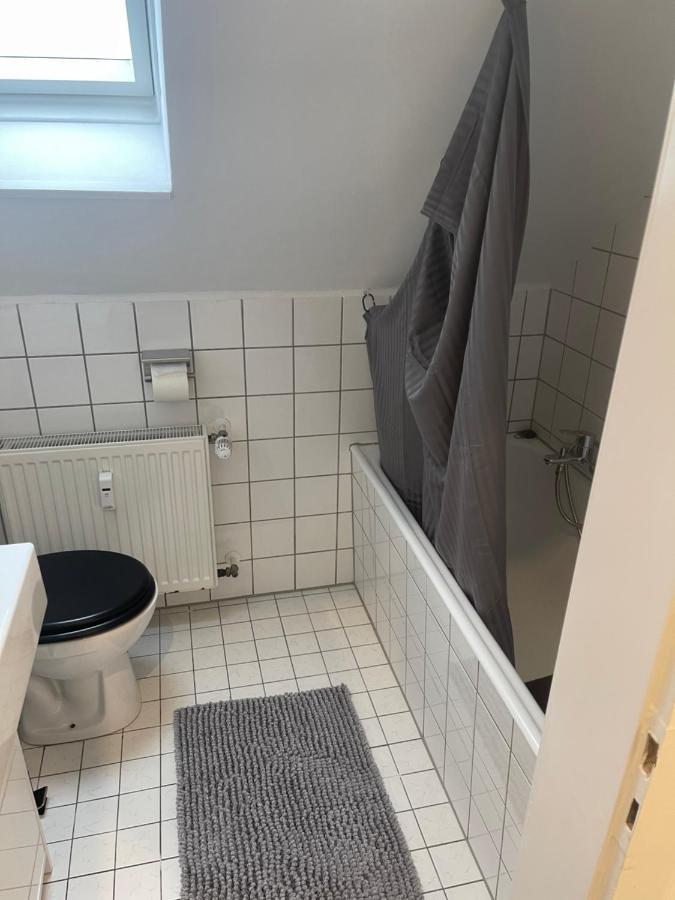 25 Qm Ferienwohnung Neuss Furth Bagian luar foto