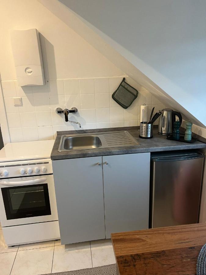 25 Qm Ferienwohnung Neuss Furth Bagian luar foto